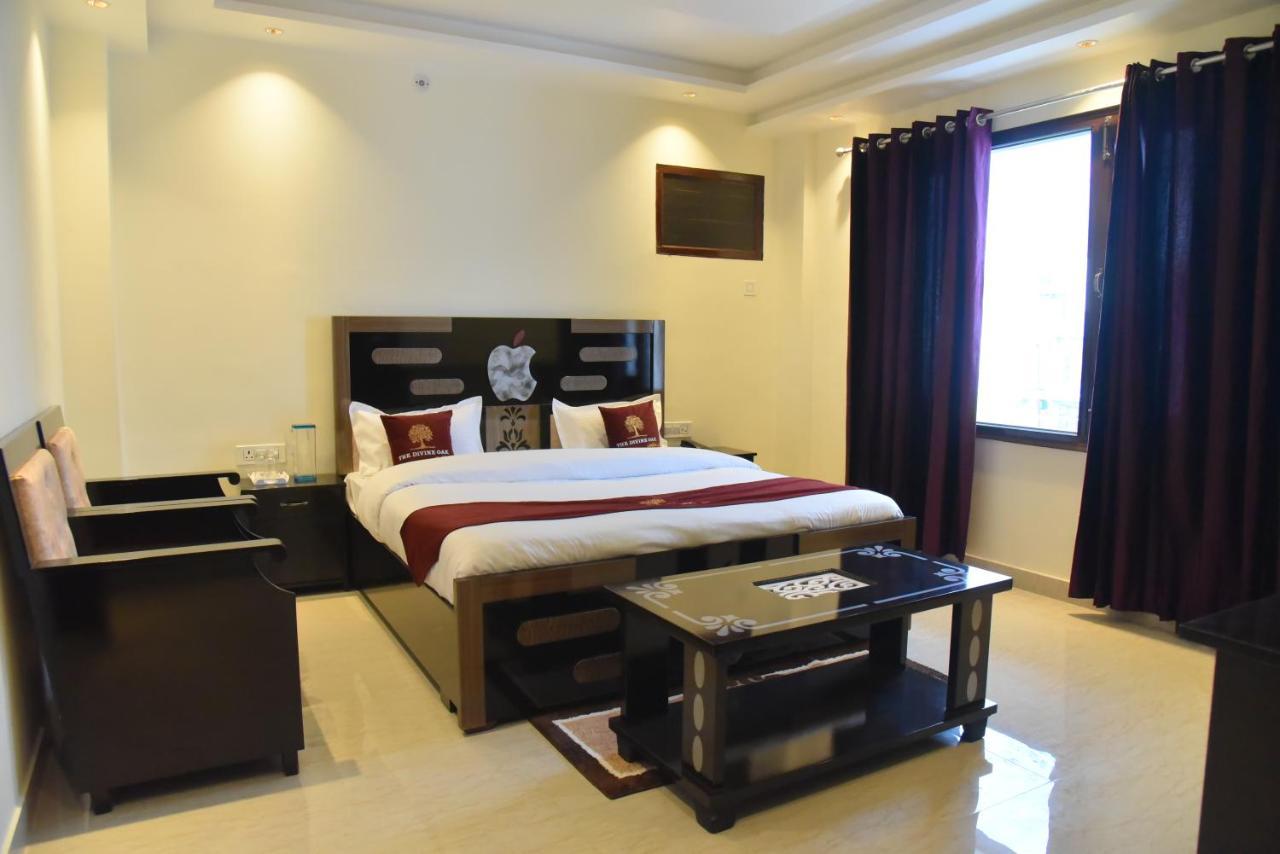 The Divine Oak Golden Leaf Hotel Katra  Exterior foto